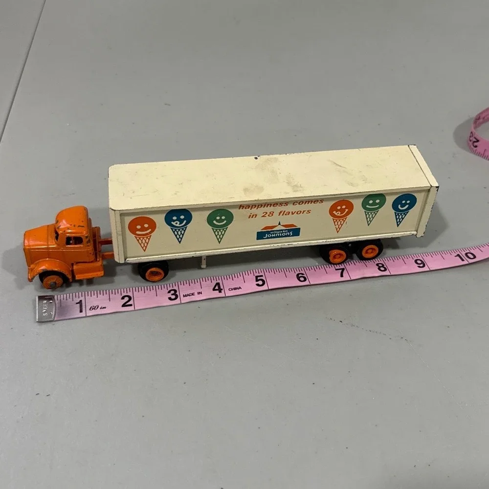 Vintage Winross Howard Johnsons Ice Cream 28 Flavors Semi Truck Diecast USA